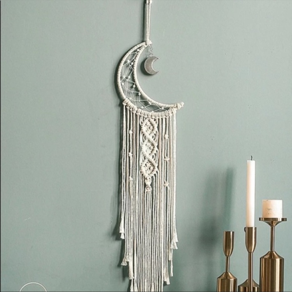Trendy Moon Shaped Tassel Wall Decor - Picture 2 of 4